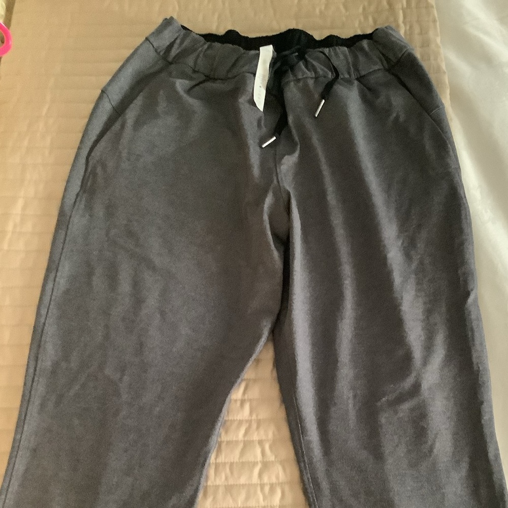 Lululemon On the Move pants